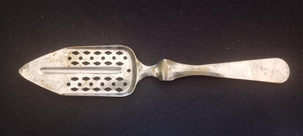Cuillère à Absinthe losanges étirés n11, Antiquités & Art, Enlèvement ou Envoi