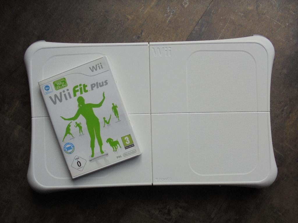 Wii Fit Plus + Nintendo Balance Board voor Wii (zie foto's), Games en Spelcomputers, Games | Nintendo Wii, Gebruikt, 1 speler