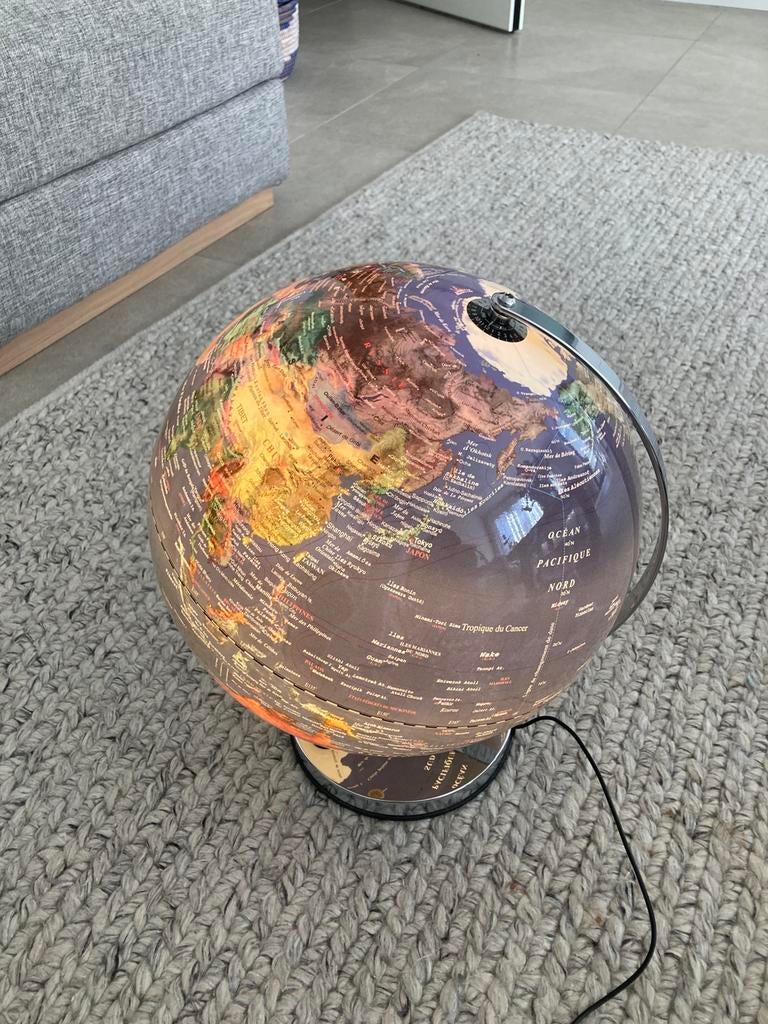 Wereldbol met licht, Ophalen of Verzenden, Zo goed als nieuw