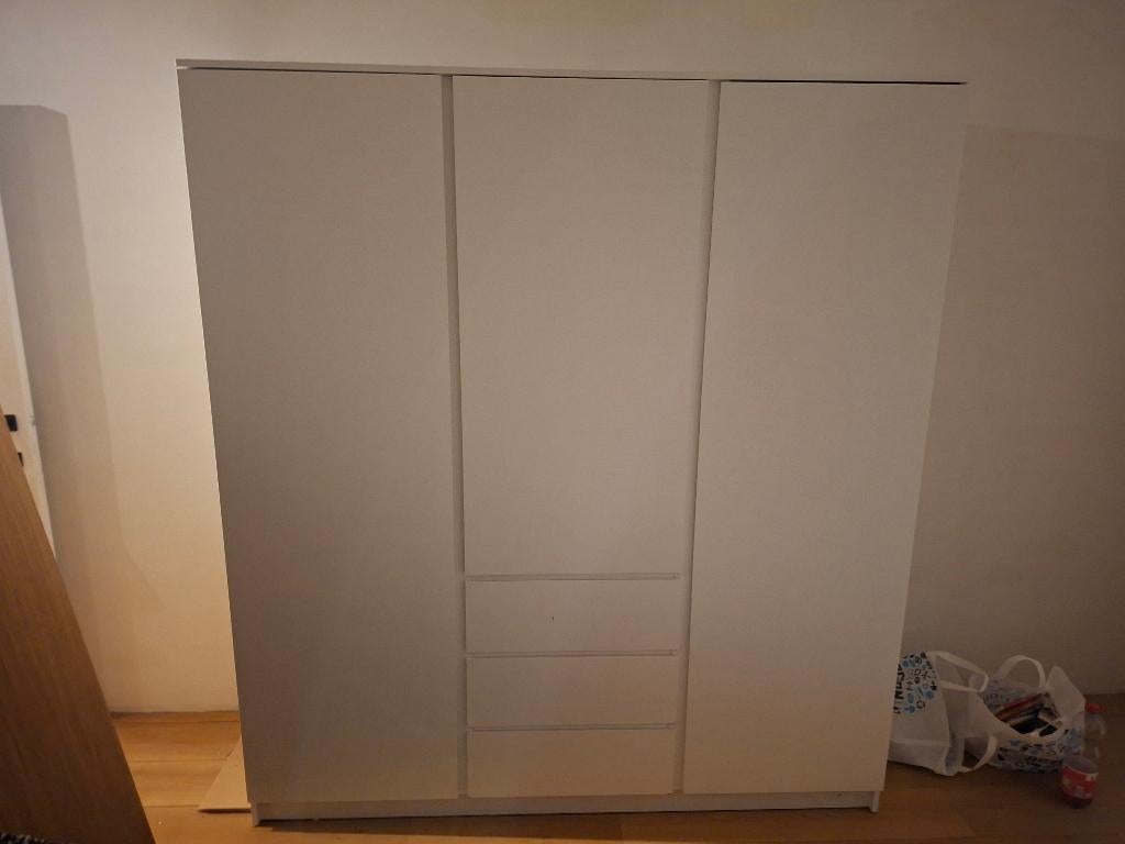 Kledingkast Jysk GRATIS, Huis en Inrichting, Kasten | Kleerkasten, Overige materialen, 200 cm of meer, 150 tot 200 cm, Zo goed als nieuw