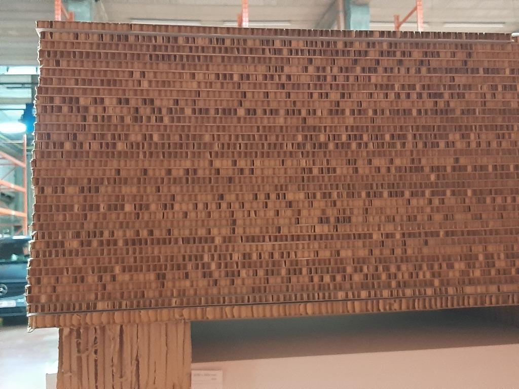 Falconboard - wit karton - standenbouw - honinggraad, Ophalen, Falconboard, Info@timshop.be, Geen idee