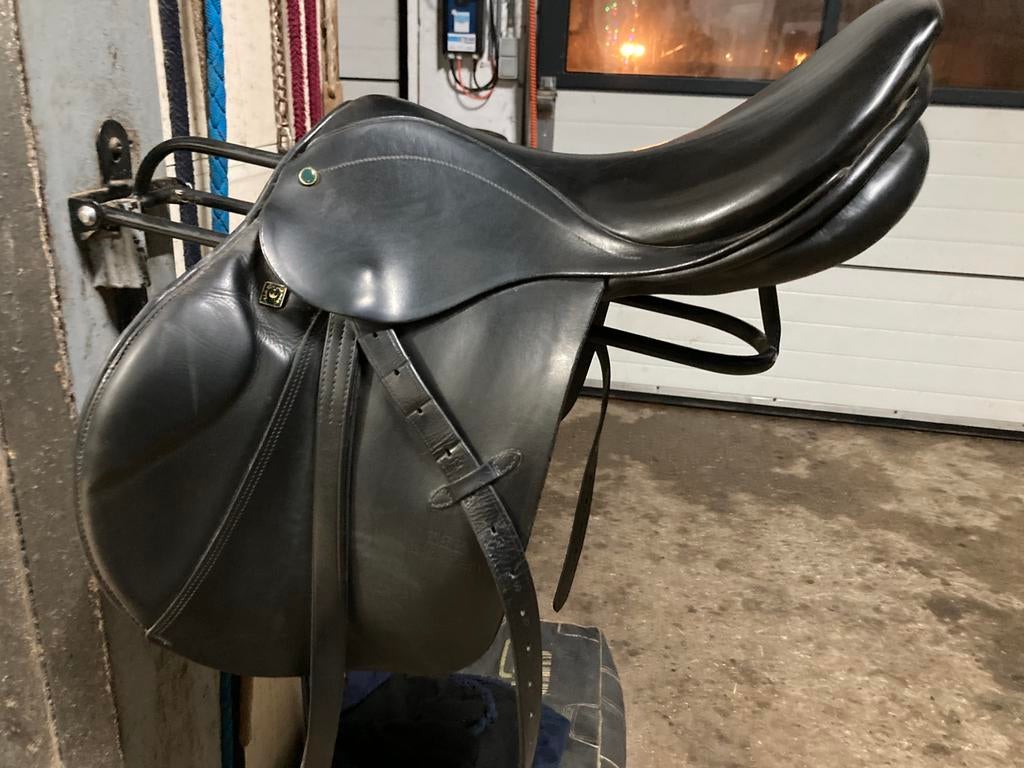 Stubben springzadel, Dieren en Toebehoren, Paarden en Pony's | Zadels, Gebruikt, Springen, Ophalen of Verzenden