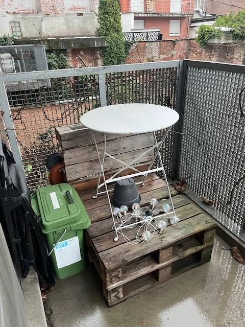 gratis weg te geven terras meubel en tafel, Tuin en Terras, Gebruikt, Hout, Ophalen, 2 zitplaatsen