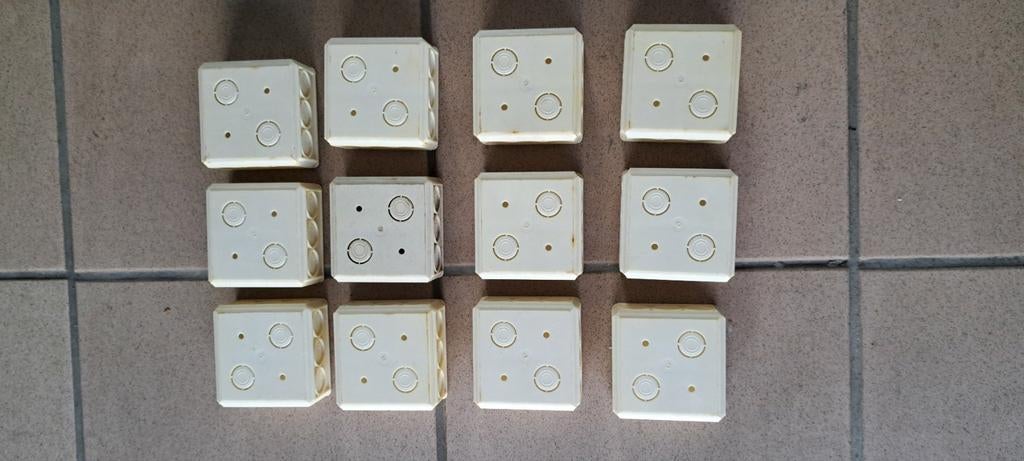 12 aansluitdozen. 5 ingangen., Ophalen, Nieuw, Overige typen