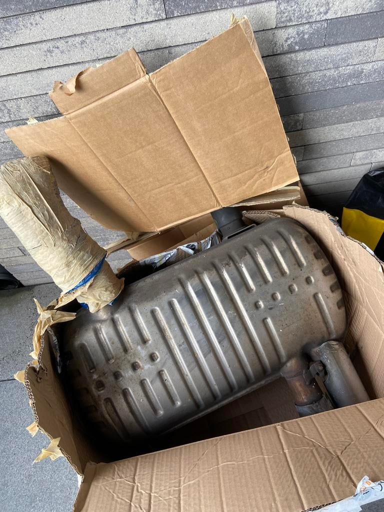 330d einddemper + pakking en flens voor n52, Auto-onderdelen, Ophalen, Gebruikt, BMW