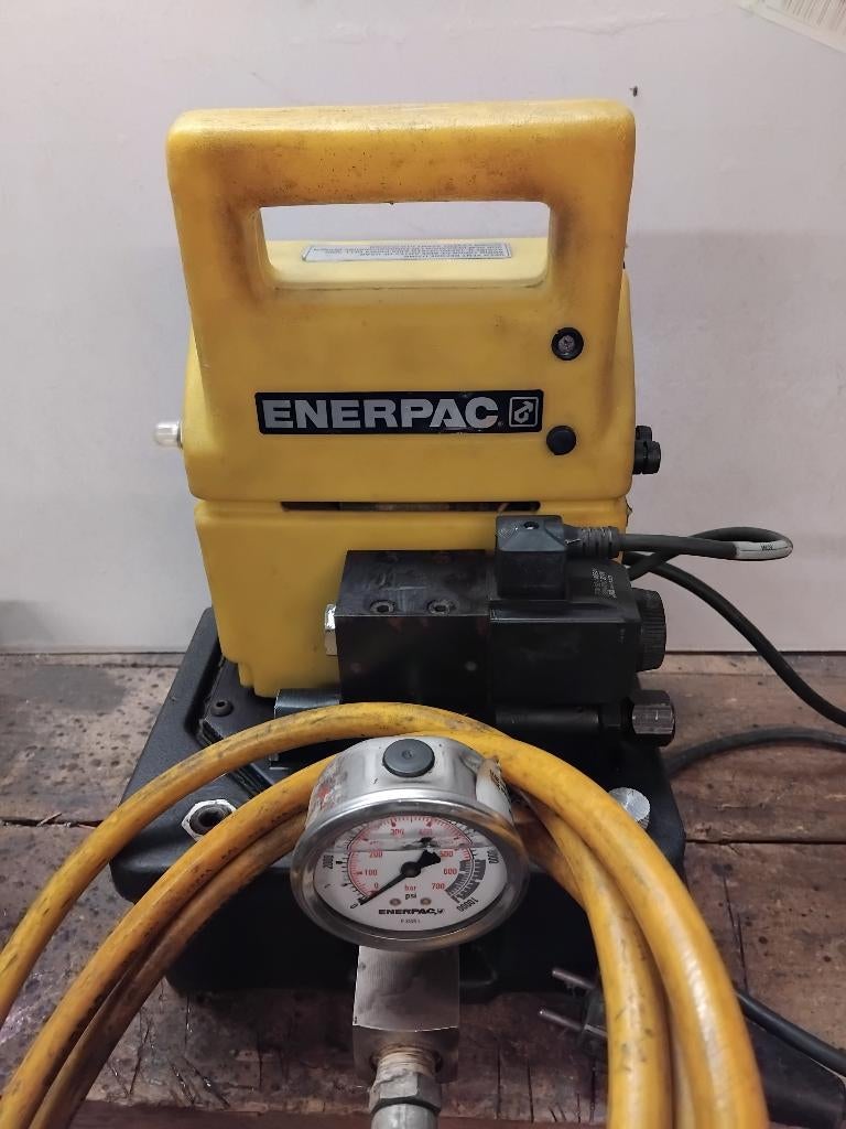 ENERPAC  PUD1100E pompe hydraulique, Bricolage & Construction, Enlèvement, Utilisé