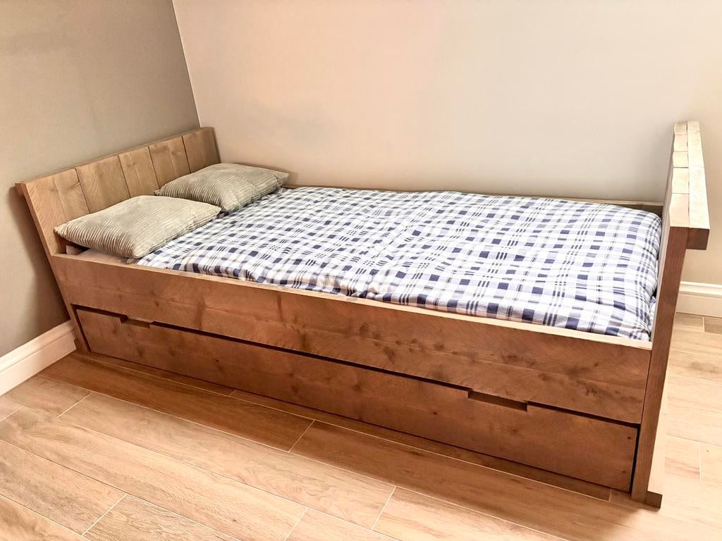 Steigerhouten eenpersoonsbed met uitschuifbare lattenbodem, Huis en Inrichting, Slaapkamer | Bedden, Ophalen, Zo goed als nieuw