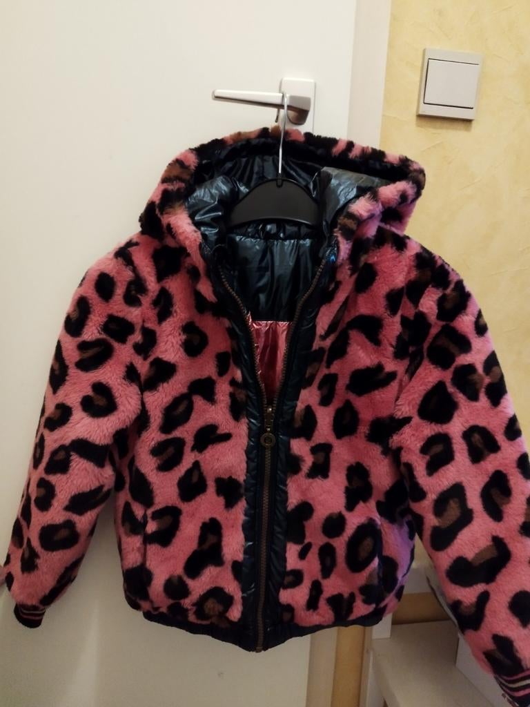 Roze en zwarte warme jas +/- 5 jaar, Ophalen, Zo goed als nieuw