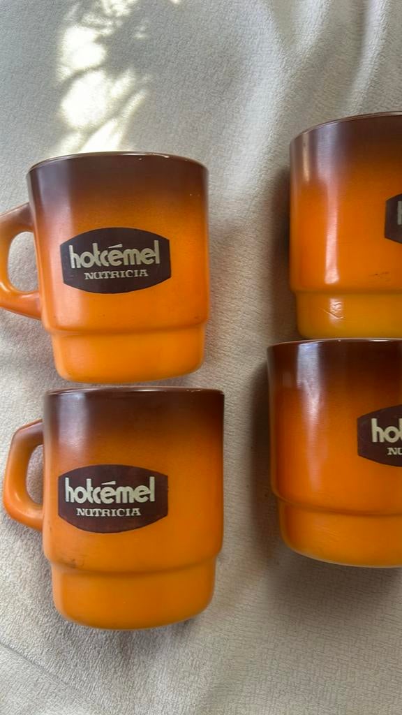 4 tasses Hotcemel nutricia mug fabriqué USA, Collections, Utilisé