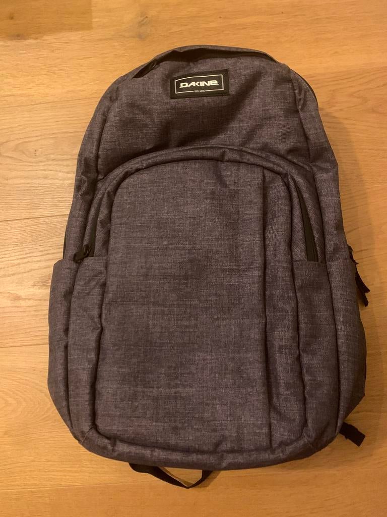 Rugzak Dakine L 33L grijs, Bijoux, Sacs & Beauté, Sacs | Cartables, Neuf, Gris, 30 à 40 cm, Enlèvement