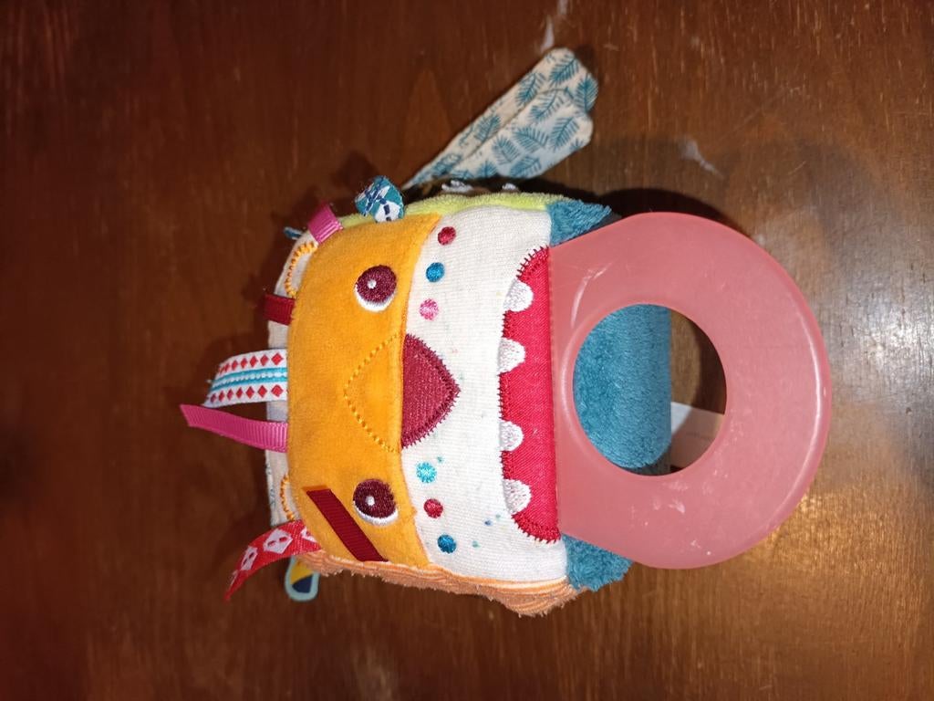 Activiteitenkubus met bijtring Lilliputiens, Kinderen en Baby's, Speelgoed | Babyspeelgoed, Ophalen of Verzenden, Gebruikt, Met geluid
