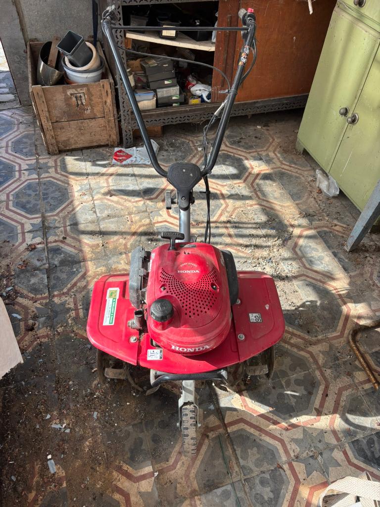 Honda tuinfrees / grondfrees - F220, Bricolage & Construction, Outillage | Fraiseuses, Comme neuf, Essence, Coupeur de jardin