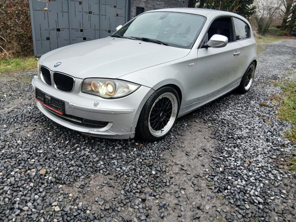 Bmw série 118i e81 2011 euro 5 essence super option echange, Autos : Pièces & Accessoires, Enlèvement