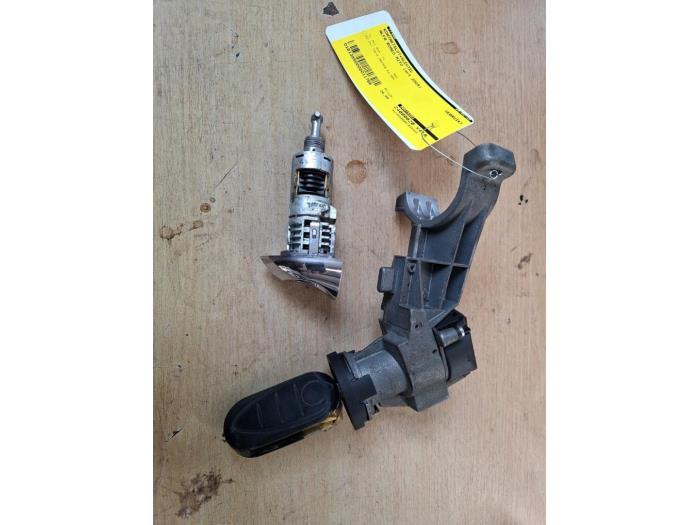 Serrure de contact + clé d'un Alfa Romeo Mito, -, 3 mois de garantie, Utilisé, -