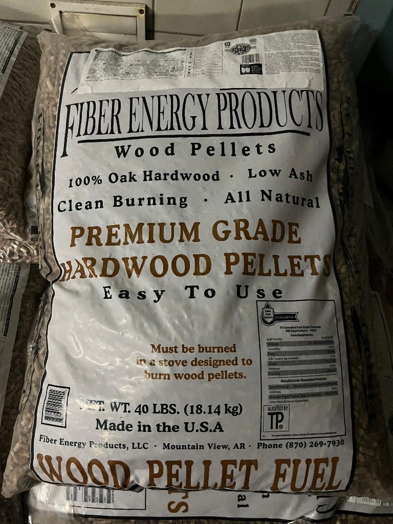 Granulés de bois dur de chêne, Moins de 3 m³, Enlèvement, Chêne, Bûches