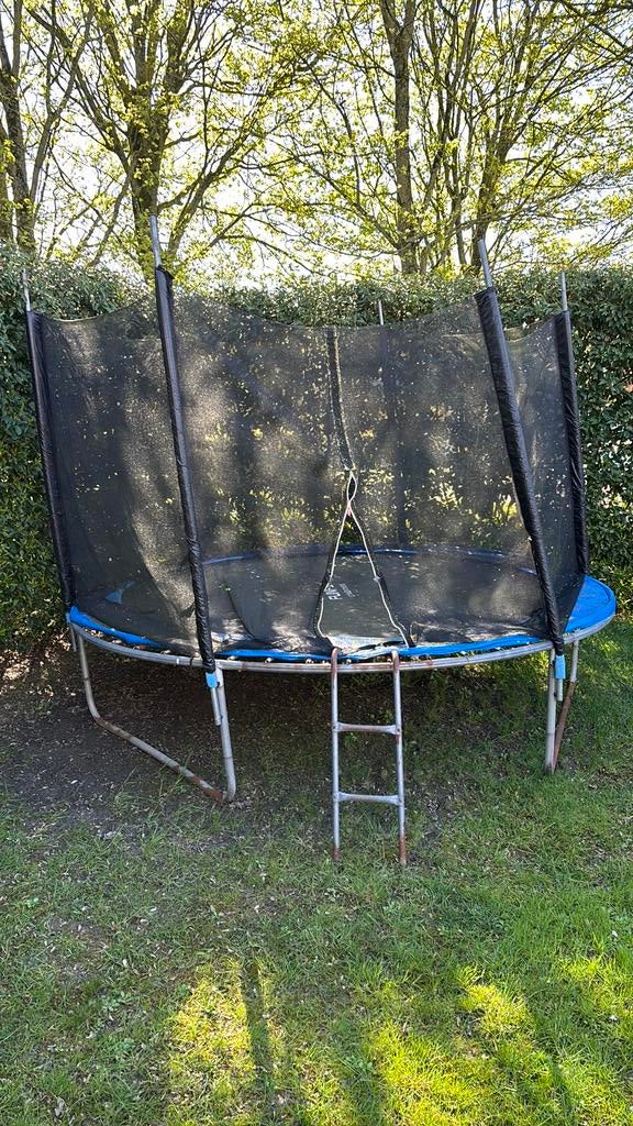 Trampoline gratis af te halen, Ophalen, Gebruikt