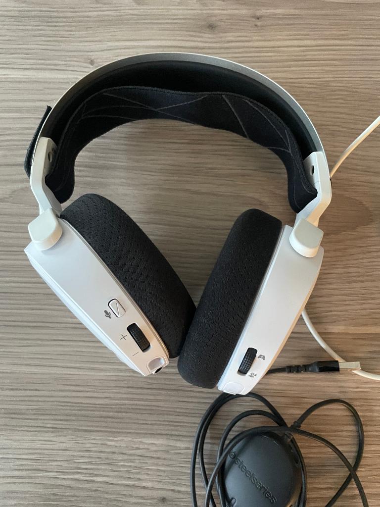 Steelseries game headset Arctis 7 wit draadloos, Computers en Software, Headsets, Gebruikt, Ophalen of Verzenden, Draadloos, Gaming headset