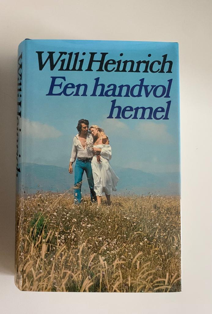 Willi Heinrich, Een handvol hemel, Ophalen of Verzenden, Gelezen