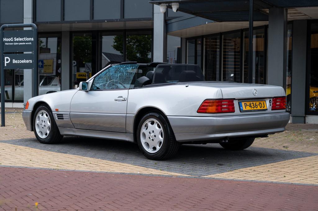Mercedes-Benz SL-Klasse SL500 R129 V8 (bj 1990, automaat), Auto's, Automaat, 4973 cc, Zwart, 326 pk