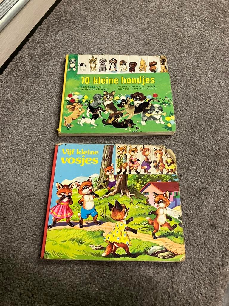 2 vintage kinderboeken - 10 kleine hondjes & 5 kleine vosjes, Boeken, Ophalen of Verzenden, Zo goed als nieuw