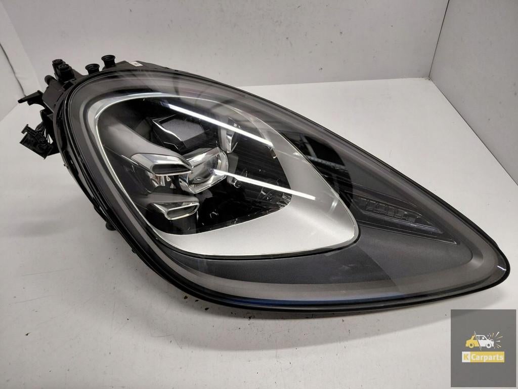 9Y0941034AH, Phare avant droit Full LED pour Porsche Cayenne, Porscheplatz 1
70435  Stuttgart, DE, Porsche, Info@porsche.de, Utilisé