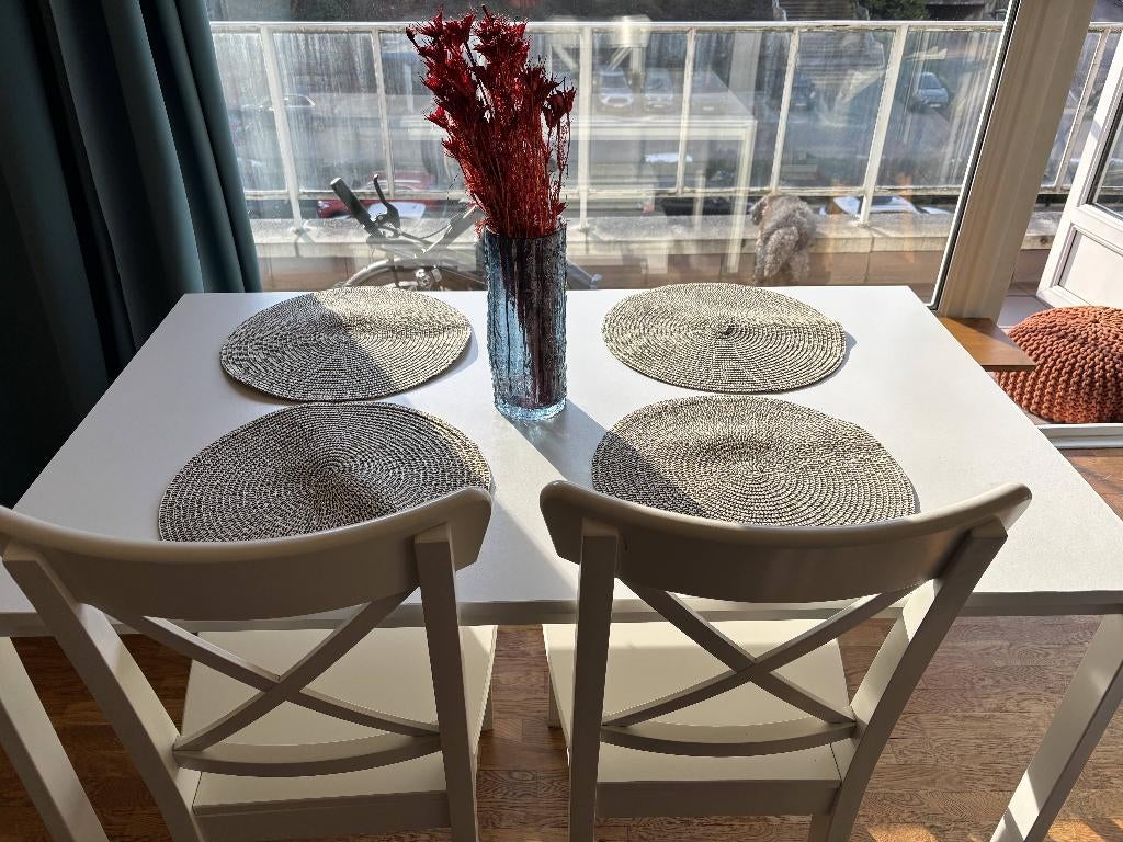 table à manger et chaises, Enlèvement