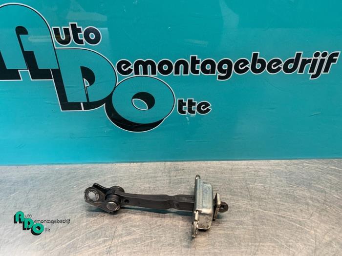 Butée 4portes avant droite d'un Nissan Micra (Micra 03-), -, 3 mois de garantie, Utilisé, -