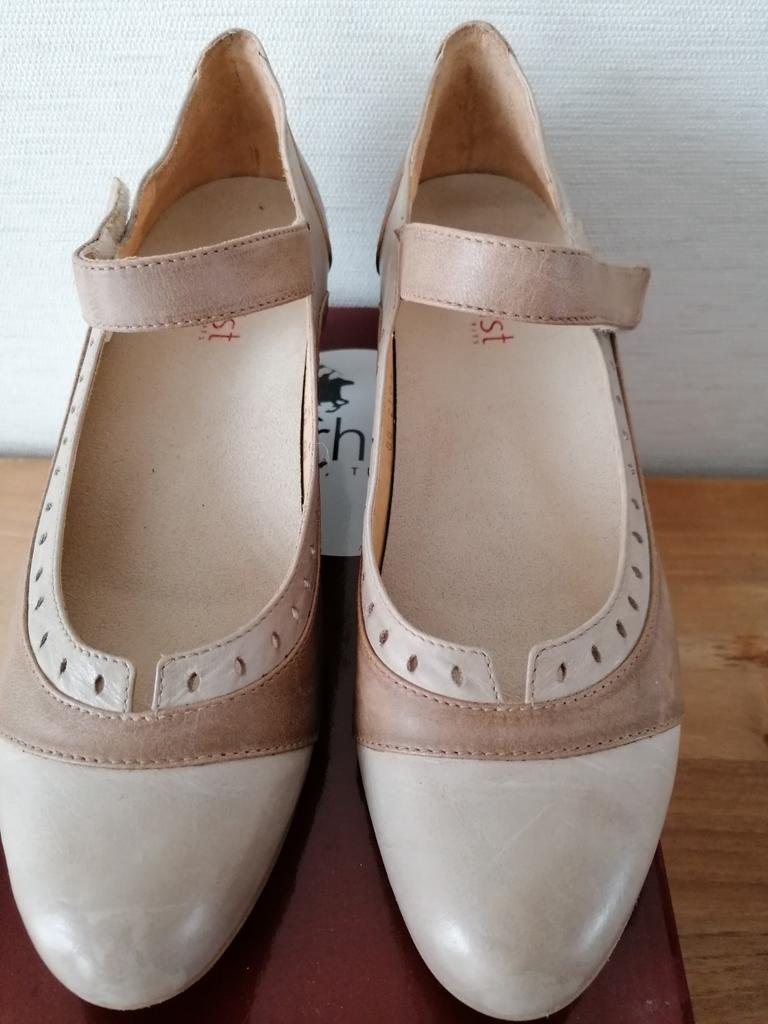In nieuwstaat, damesschoenen, merk VERHULST. Maat 6,5=39,5., Vêtements | Femmes, Chaussures, Enlèvement
