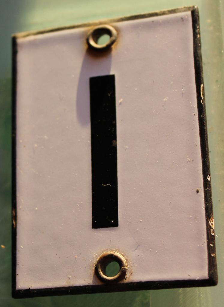 Huisnummer in Emaille, Ophalen of Verzenden