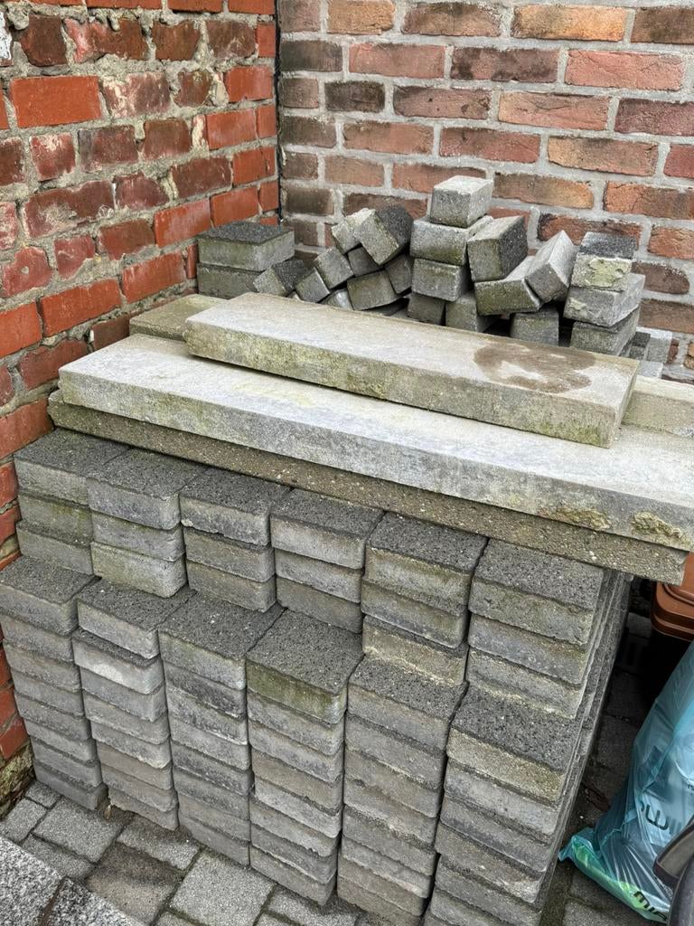 300 pavés en béton noirs gratuits, Jardin & Terrasse, Enlèvement, Comme neuf, Béton, Briques