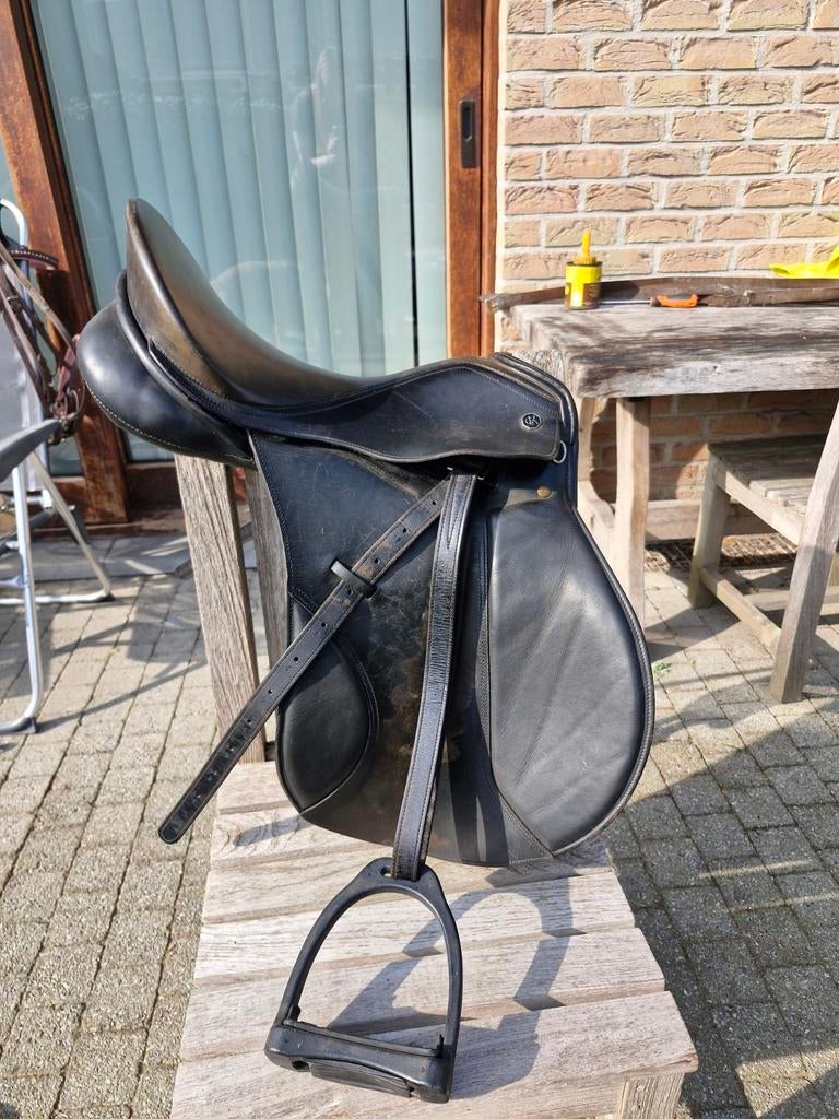 Kieffer zadel 17 inch veelzijdigheid + beugels, Dieren en Toebehoren, Ophalen