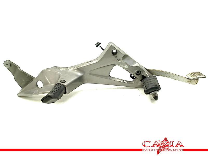 REPOSE PIEDS AVANT DROIT Honda, Dhr. S. di Majo, Utilisé, Info@cama-motorparts.nl, P.J. Troelstraweg 8 8
3144 CX  MAASSLUIS, NL