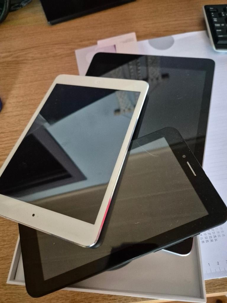 Ipad (2) + petite tablette DENVER pour pieces, Informatique & Logiciels, Apple iPad Tablettes, Autres modèles, Enlèvement ou Envoi