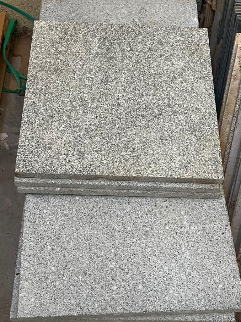 Dalles granit gris 40x40 cm – Pierre naturelle, Enlèvement, Pierre naturelle