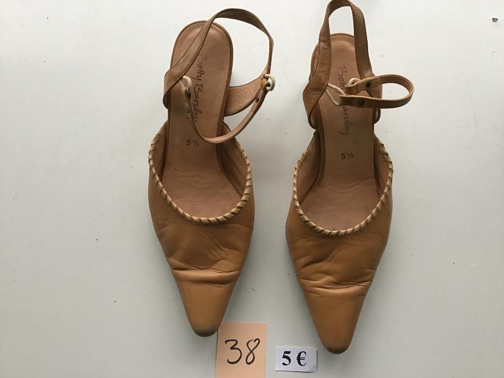 1 paar dames schoenen maat 38 voor 5 euro, Ophalen of Verzenden, Zo goed als nieuw