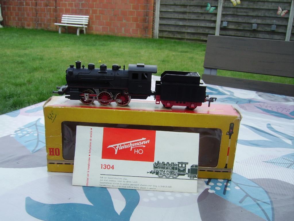 FLEISCHMANN STOOMLOC MET TWEEASSIGE TENDER 1304, Hobby en Vrije tijd, Gebruikt, Fleischmann, Ophalen of Verzenden, Analoog