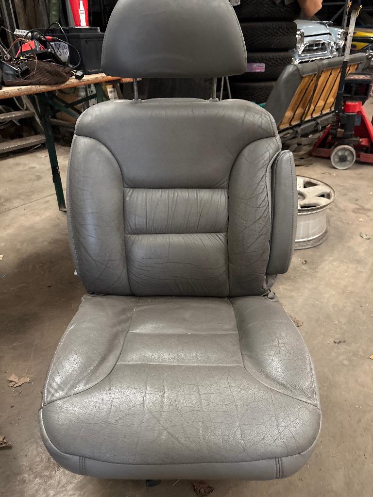 Propere Zetels Chevrolet silverado 1997, Enlèvement, Utilisé, Chevrolet