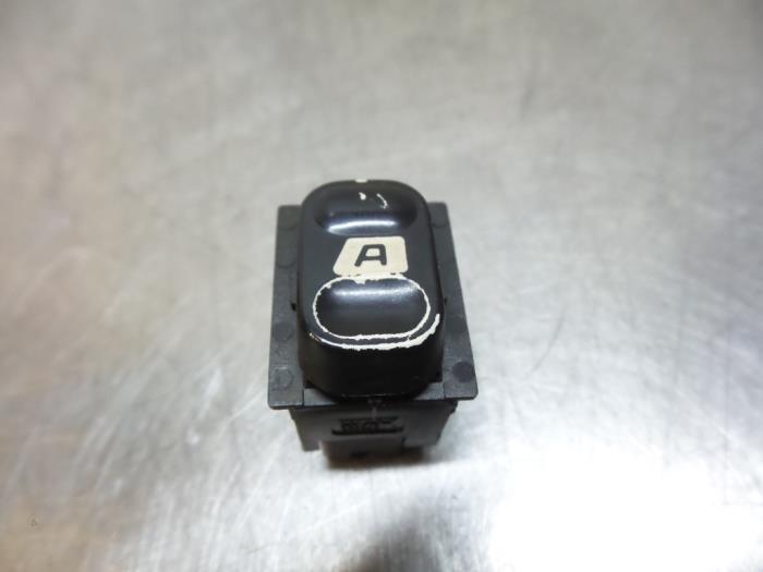 Commutateur vitre électrique d'un Citroen Berlingo, Autos : Pièces & Accessoires, Tableau de bord & Interrupteurs, Citroën, Utilisé