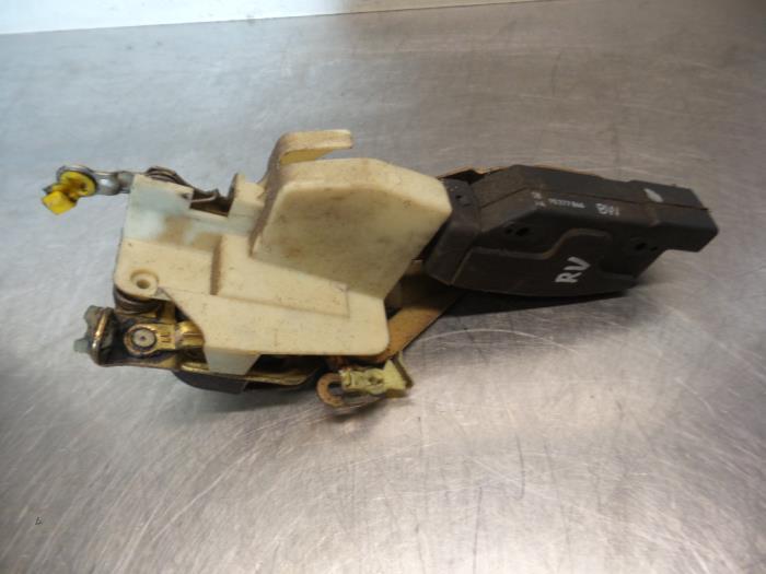 Deurslot Mechaniek 2Deurs rechts van een Opel Calibra (Calib, Auto-onderdelen, Carrosserie, Opel, Gebruikt, 3 maanden garantie