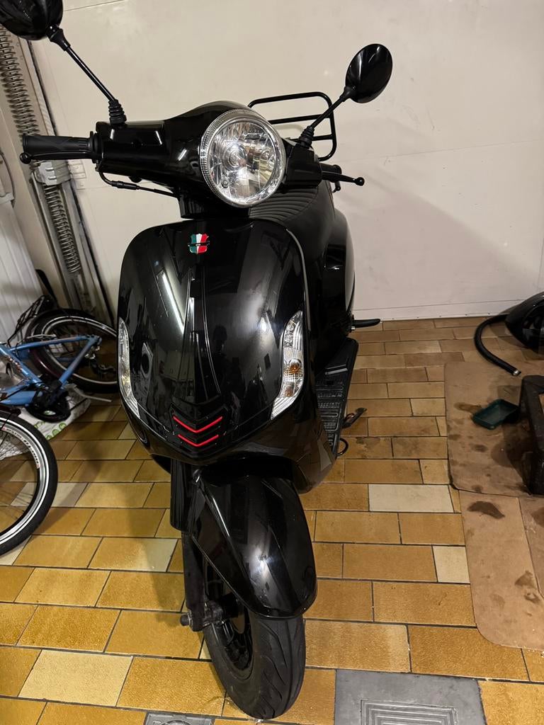 Gts toscana A klasse, Fietsen en Brommers, Ophalen, Zo goed als nieuw, Benzine