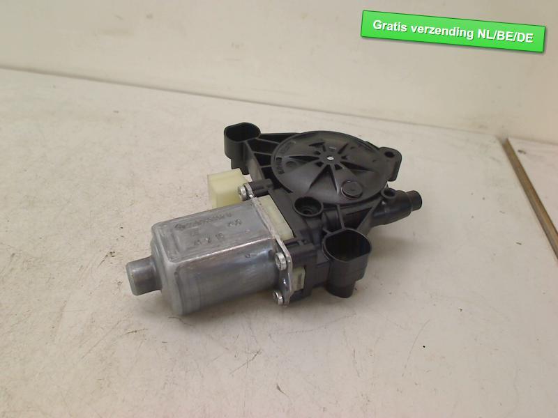 MOTEUR LEVE VITRE ELECTRIQUE AVANT DROIT Audi (5Q0959802B), Autos : Pièces & Accessoires, Dhr. R. de Gouw, Audi, Utilisé, Droite