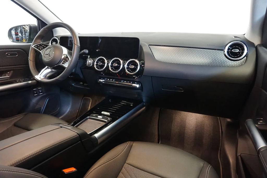 Mercedes-Benz B-CLASS 250 e - Slechts 8200 km (bj 2024), Auto's, Automaat, Gebruikt, Leder en Stof, 18 g/km