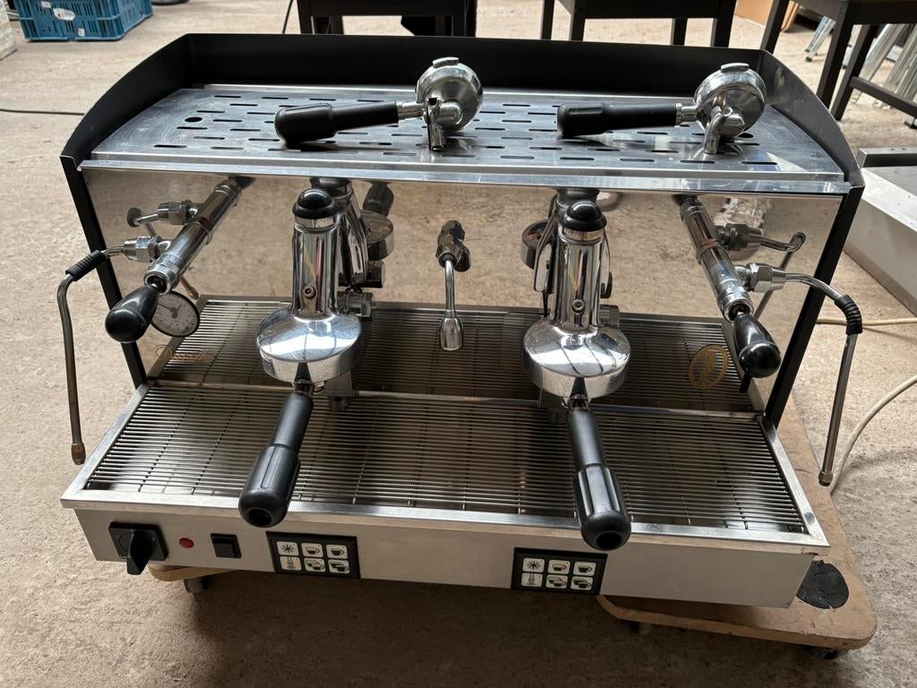 Machine a cafe Fiorenzato en parfait état, Articles professionnels, Horeca | Équipement de cuisine, Enlèvement