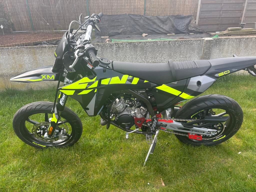 Fantic xm50 performance, Fietsen en Brommers, Ophalen, 6 versnellingen, Nieuw, 50 cc