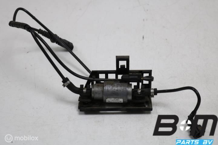 Doseerpomp standkachel VW Tiguan 5NA 5QF201607, Gebruikt