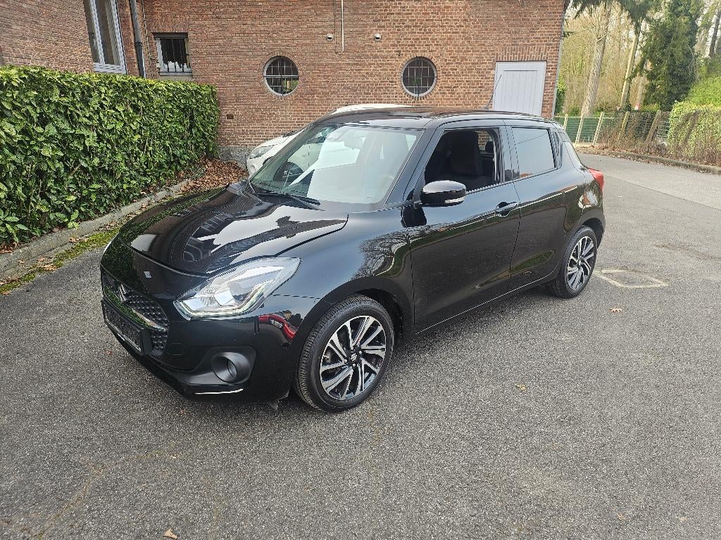 SUZUKI SWIFT AUTOMATIQUE, Auto's, Suzuki, Stof, 4 cilinders, Navigatiesysteem, Bedrijf