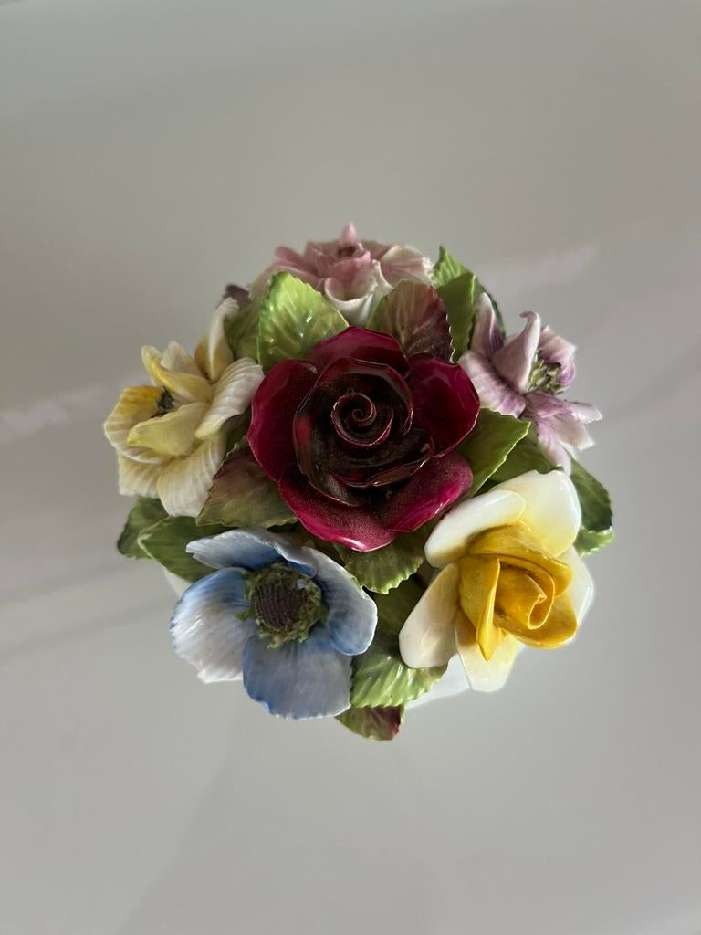 Bouquet floral en porcelaine COALPORT, Enlèvement