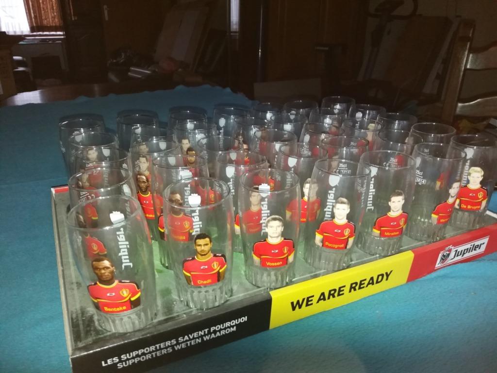 28 Jupiler bierglazen voetballers 2014, Ophalen, Zo goed als nieuw, Bierglas