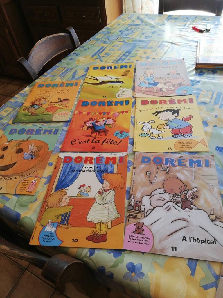 8 Doremi et 1 Bonjour. Neufs., Zo goed als nieuw