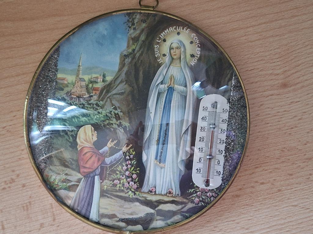 Lourdes Vierge vintage 1960 ronde lijst, Antiek en Kunst, Antiek | Religieuze voorwerpen, Ophalen of Verzenden